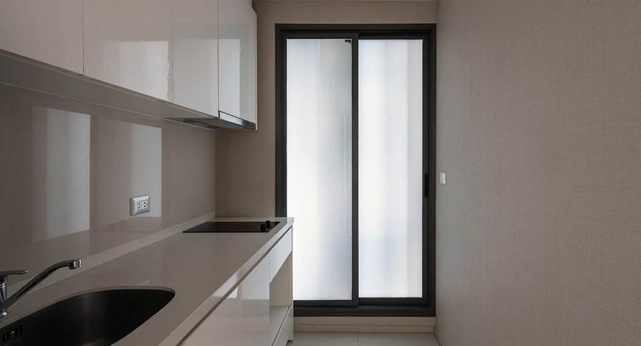 For sale 2 bedrooms condo in Khlong Toei, Bangkok