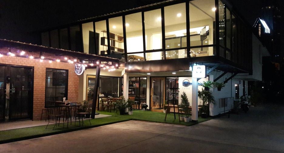 For rent retail Space in Watthana, Bangkok