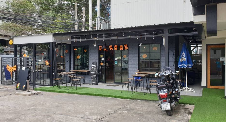 For rent retail Space in Watthana, Bangkok