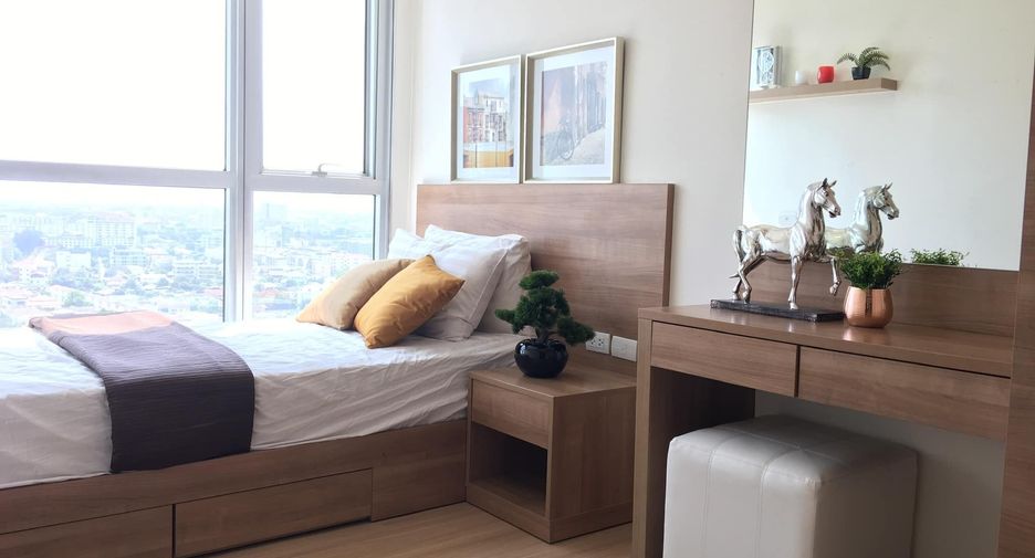 Condo en alquiler de 2 habitaciones en Phra Khanong, Bangkok