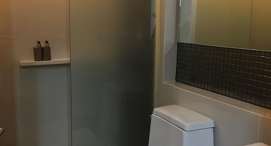 Condo en alquiler de 2 habitaciones en Phra Khanong, Bangkok