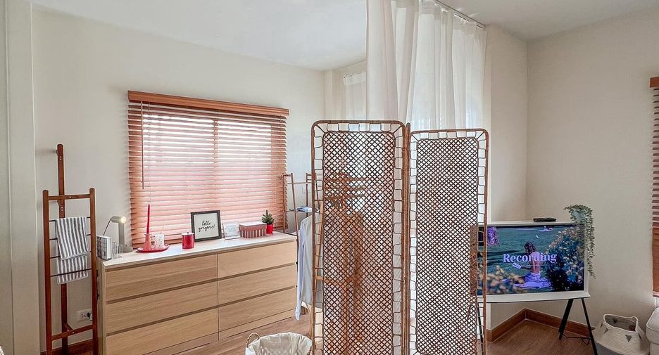 Reihenhaus zum Kauf mit 3 Zimmer in Si Racha, Chonburi