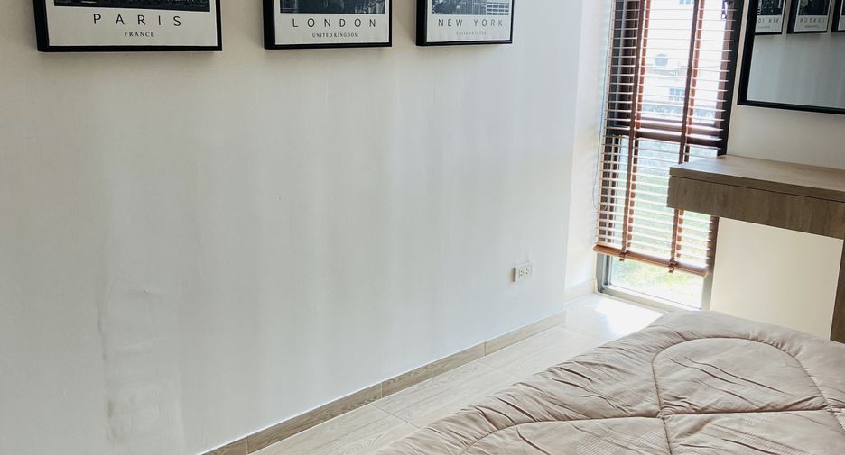 For rent 3 bedrooms apartment in Saphan Sung, Bangkok