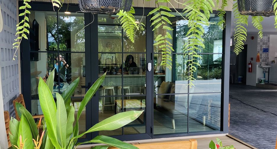For rent 3 bedrooms apartment in Saphan Sung, Bangkok