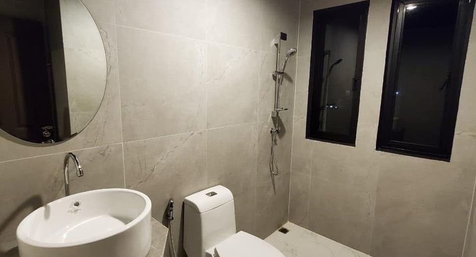 For rent 3 bedrooms townhouse in Bang Kapi, Bangkok