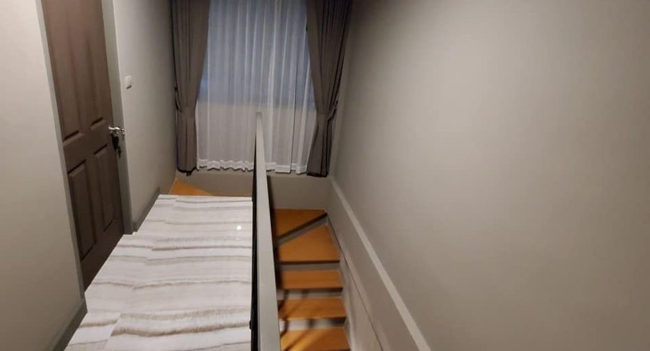 For rent 3 bedrooms townhouse in Bang Kapi, Bangkok