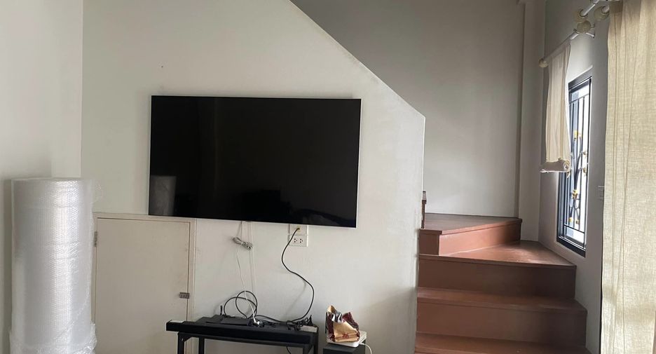 For sale 2 bedrooms townhouse in Bang Lamung, Chonburi