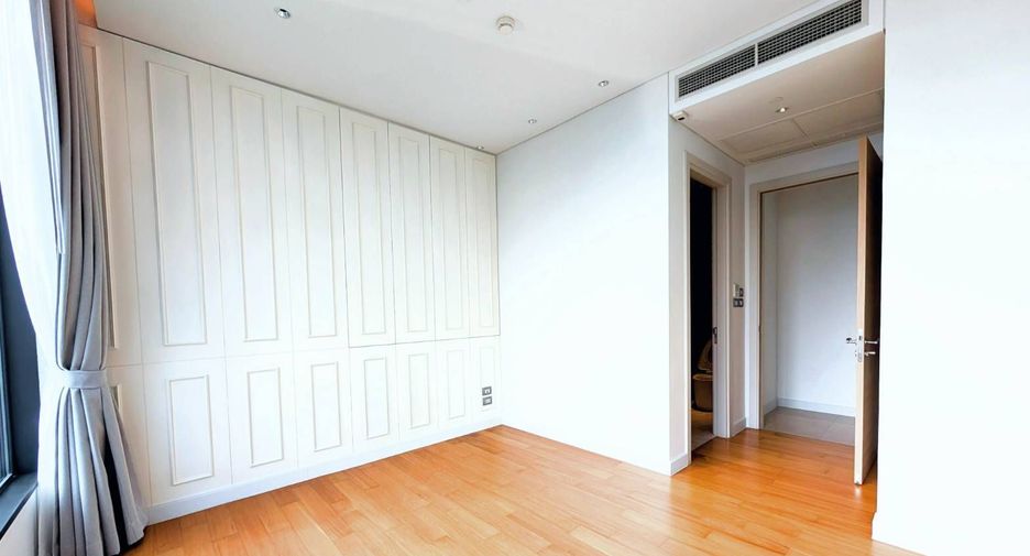 For sale 3 bedrooms condo in Pathum Wan, Bangkok