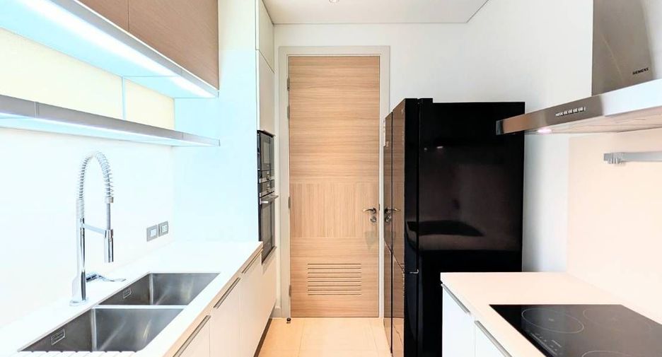 For sale 3 bedrooms condo in Pathum Wan, Bangkok