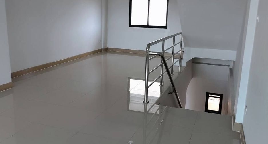 Oficina en alquiler en Saphan Sung, Bangkok