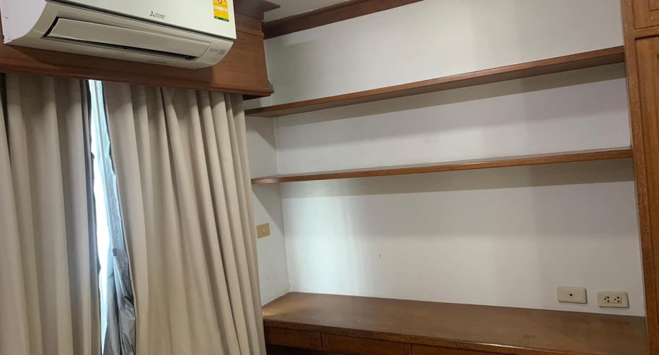 For rent 2 bedrooms condo in Ratchathewi, Bangkok