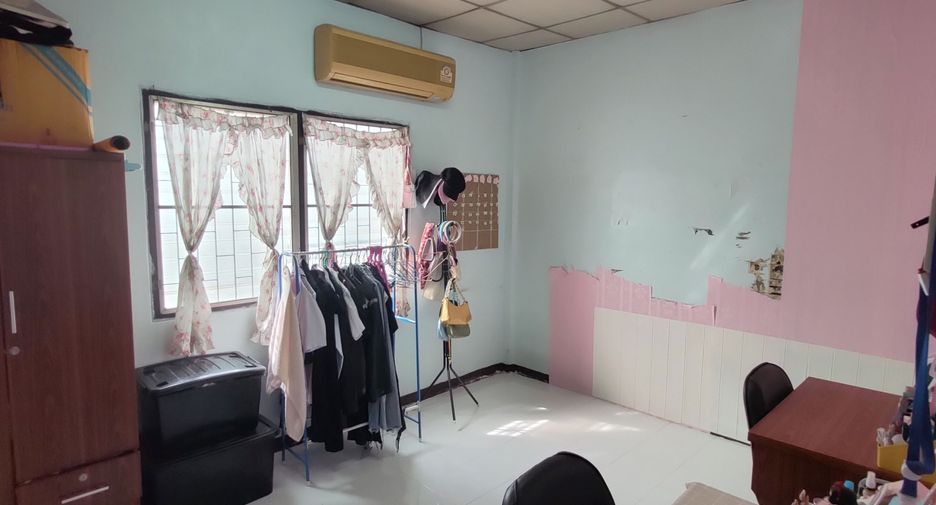 For sale 2 bedrooms townhouse in Bang Khae, Bangkok