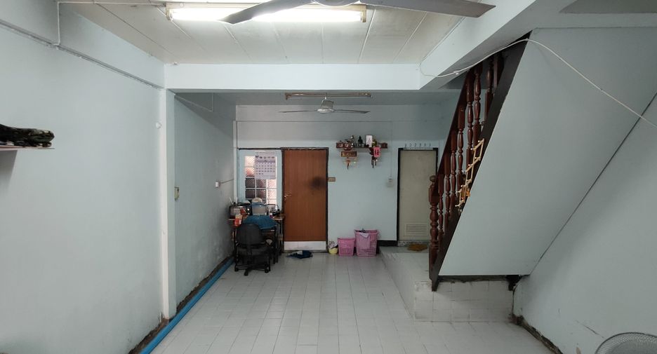 For sale 2 bedrooms townhouse in Bang Khae, Bangkok