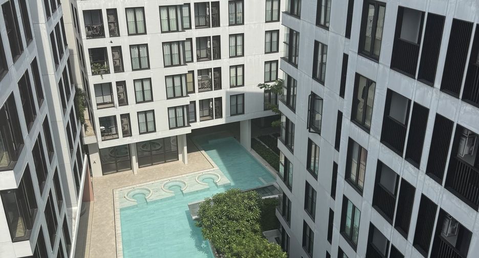 For rent 2 bedrooms condo in Watthana, Bangkok