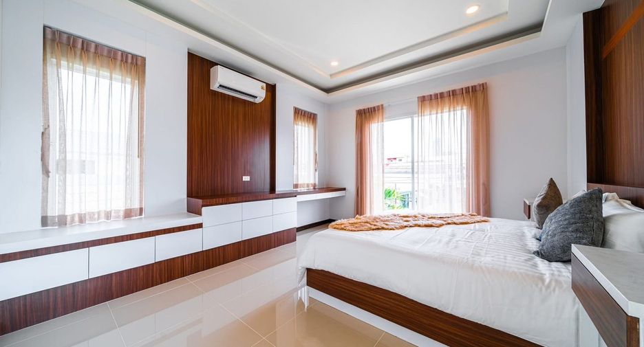 Haus zum Kauf mit 5 Zimmer in Bang Lamung, Chonburi