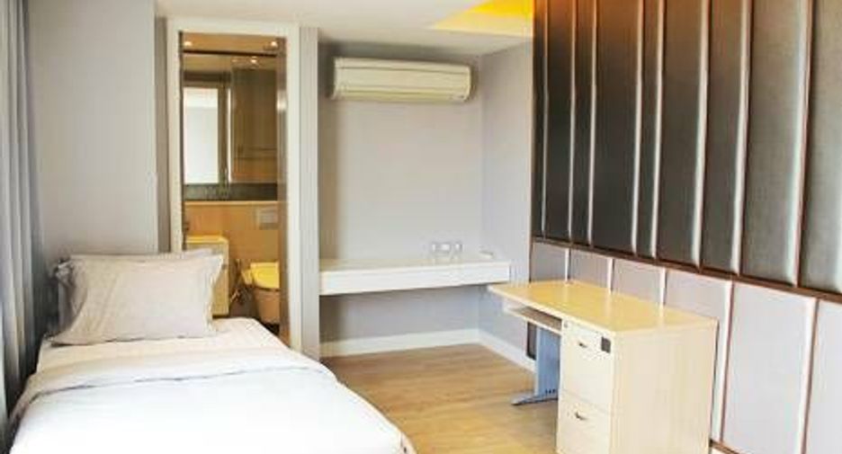 For sale and for rent 4 bedrooms condo in Watthana, Bangkok