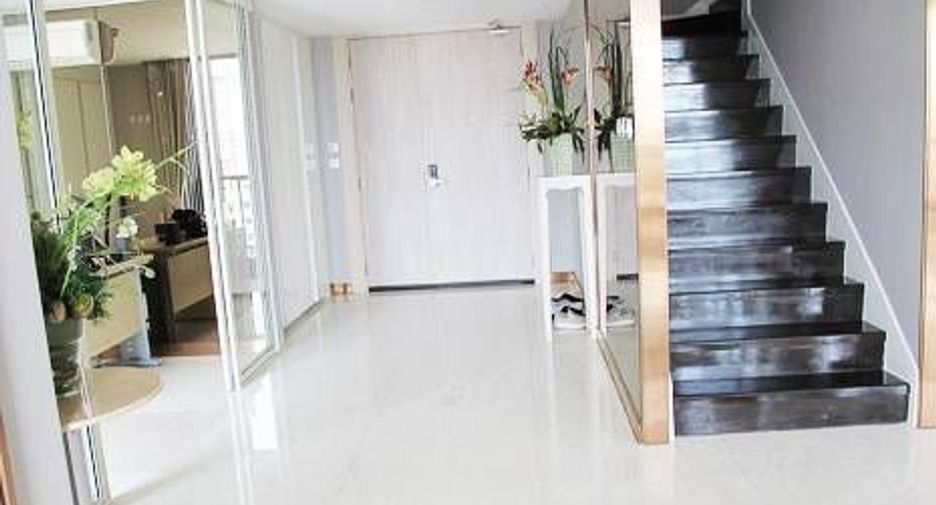 For sale and for rent 4 bedrooms condo in Watthana, Bangkok