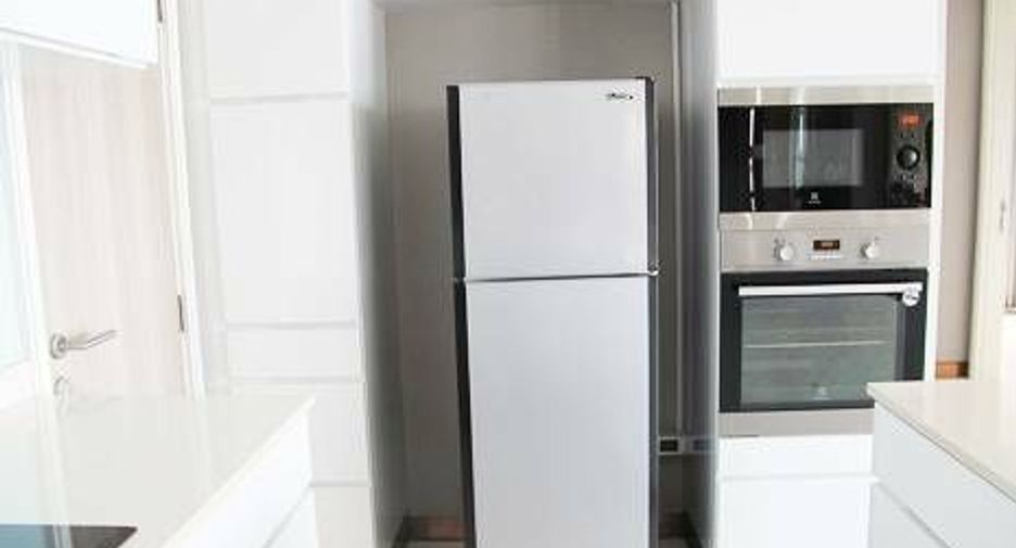 For sale and for rent 4 bedrooms condo in Watthana, Bangkok