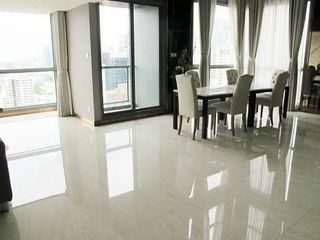 Condo en venta y en alquiler de 4 habitaciones en Watthana, Bangkok