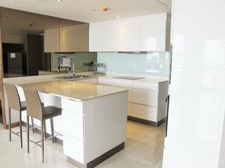 Condo en venta y en alquiler de 4 habitaciones en Watthana, Bangkok