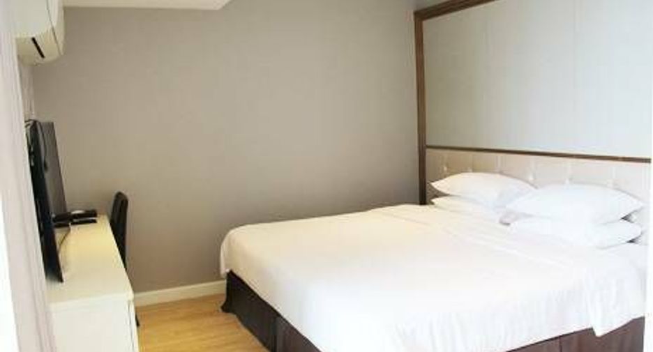 For sale and for rent 4 bedrooms condo in Watthana, Bangkok
