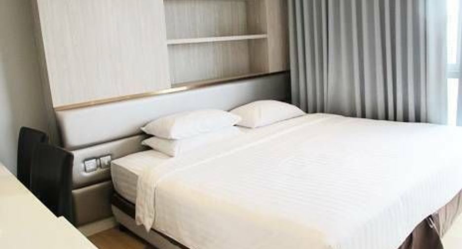 For sale and for rent 4 bedrooms condo in Watthana, Bangkok