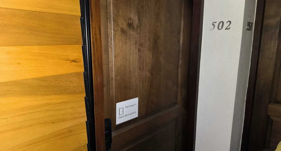 For rent studio condo in Phaya Thai, Bangkok