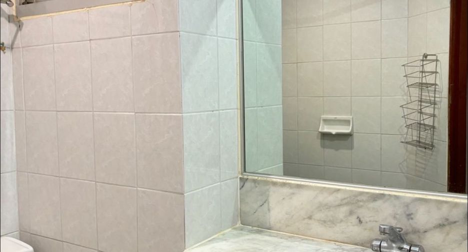 For rent 3 bedrooms apartment in Yan Nawa, Bangkok