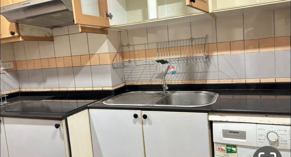 For rent 3 bedrooms apartment in Yan Nawa, Bangkok