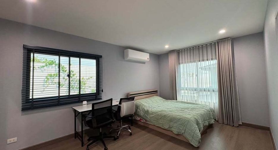 À louer 5 chambres maison à Bang Khae, Bangkok