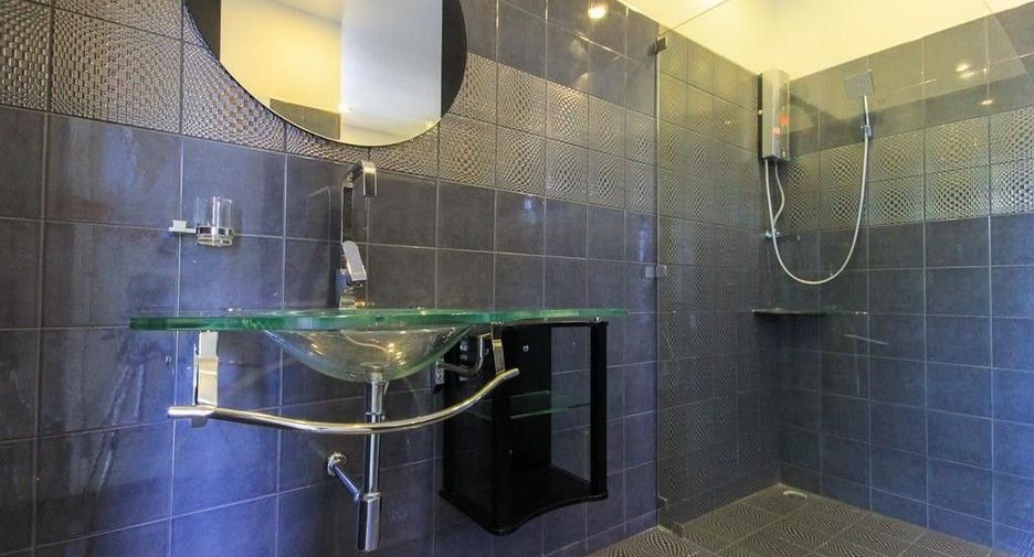 For sale and for rent 5 bedrooms villa in Mueang Phuket, Phuket