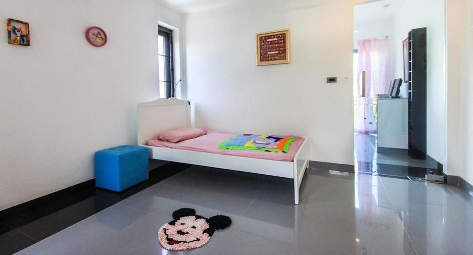 For sale and for rent 5 bedrooms villa in Mueang Phuket, Phuket