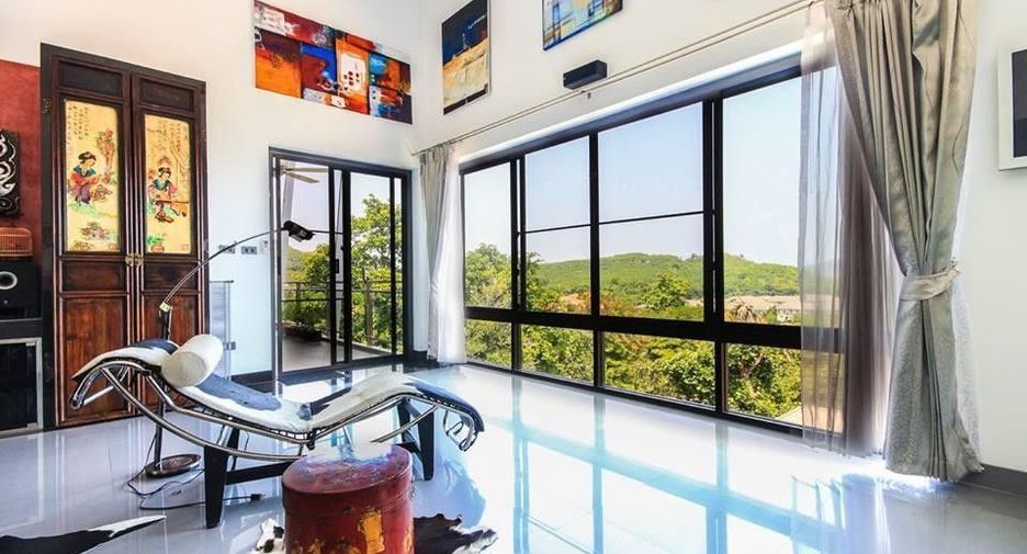 For sale and for rent 5 bedrooms villa in Mueang Phuket, Phuket