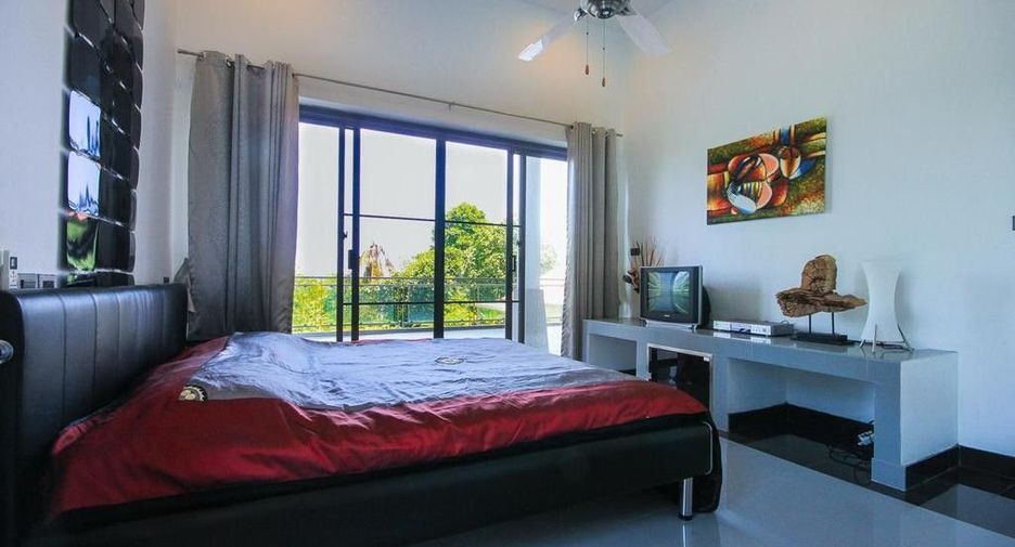 For sale and for rent 5 bedrooms villa in Mueang Phuket, Phuket