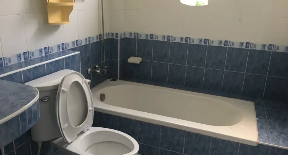 Casa en venta de 3 habitaciones en Si Racha, Chonburi