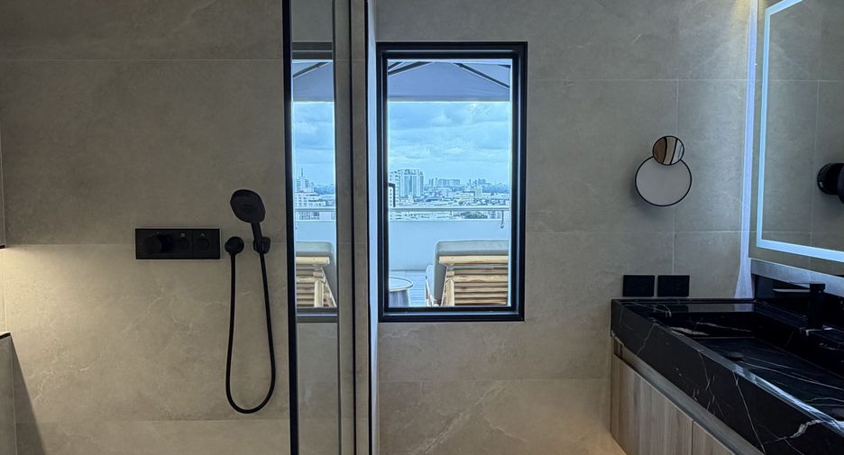 Condo en venta de 4 habitaciones en Sathon, Bangkok
