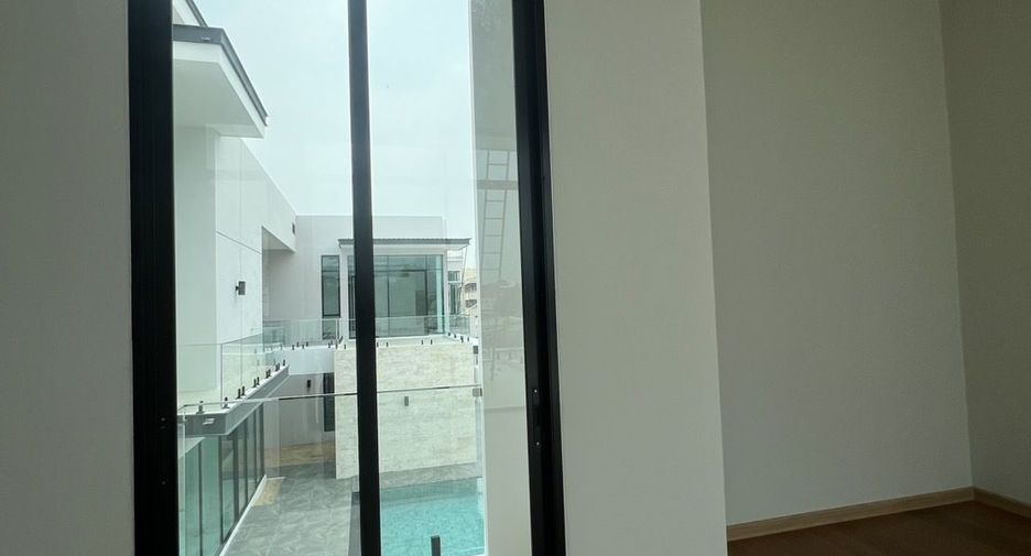 Haus zur Miete mit 4 Zimmer in Bang Khen, Bangkok