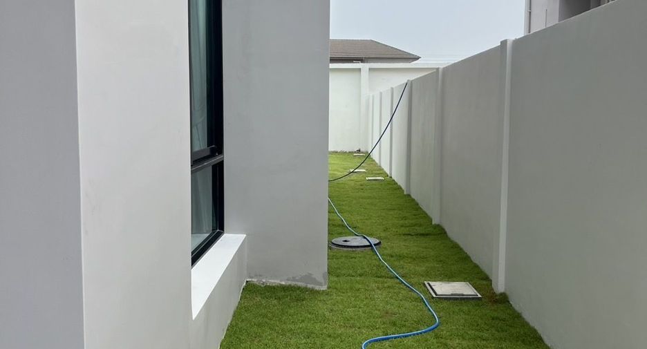 Haus zur Miete mit 4 Zimmer in Bang Khen, Bangkok