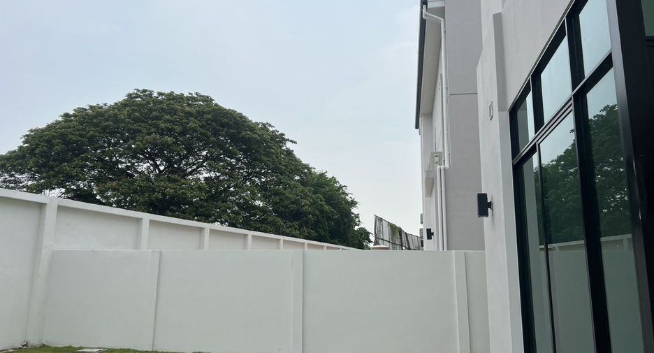 Haus zur Miete mit 4 Zimmer in Bang Khen, Bangkok