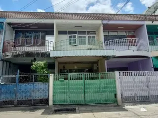 Casa adosada en venta de 2 habitaciones en Bang Phlat, Bangkok