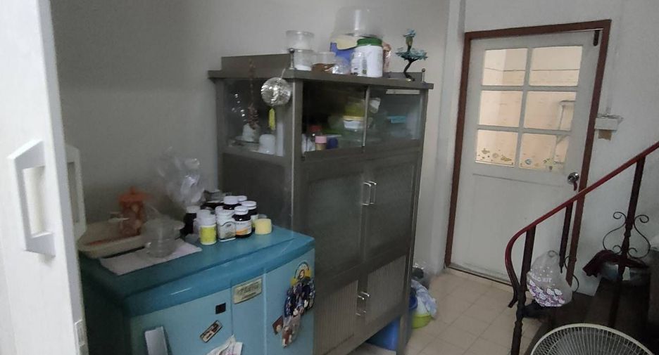 Casa adosada en venta de 2 habitaciones en Bang Phlat, Bangkok