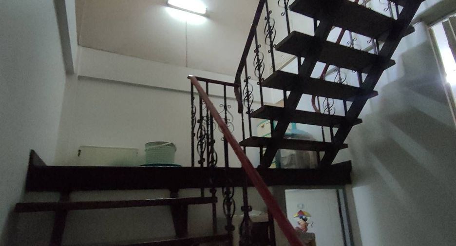 Casa adosada en venta de 2 habitaciones en Bang Phlat, Bangkok