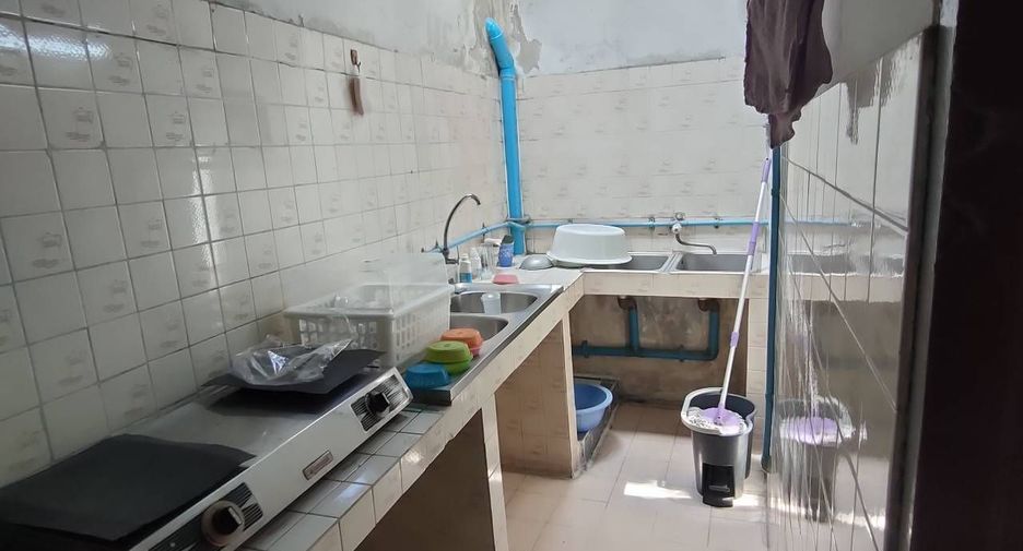 Casa adosada en venta de 2 habitaciones en Bang Phlat, Bangkok