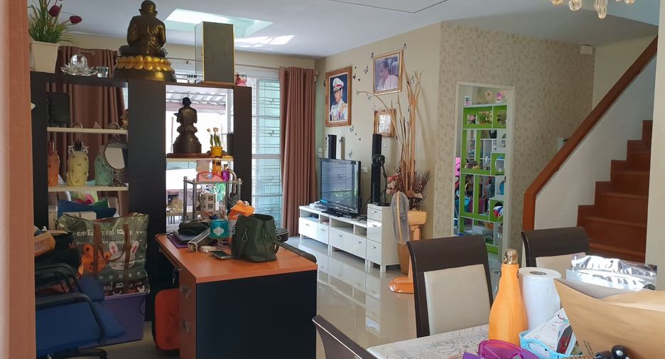 For sale 4 bedrooms house in Si Racha, Chonburi