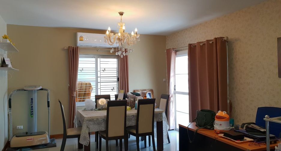 For sale 4 bedrooms house in Si Racha, Chonburi
