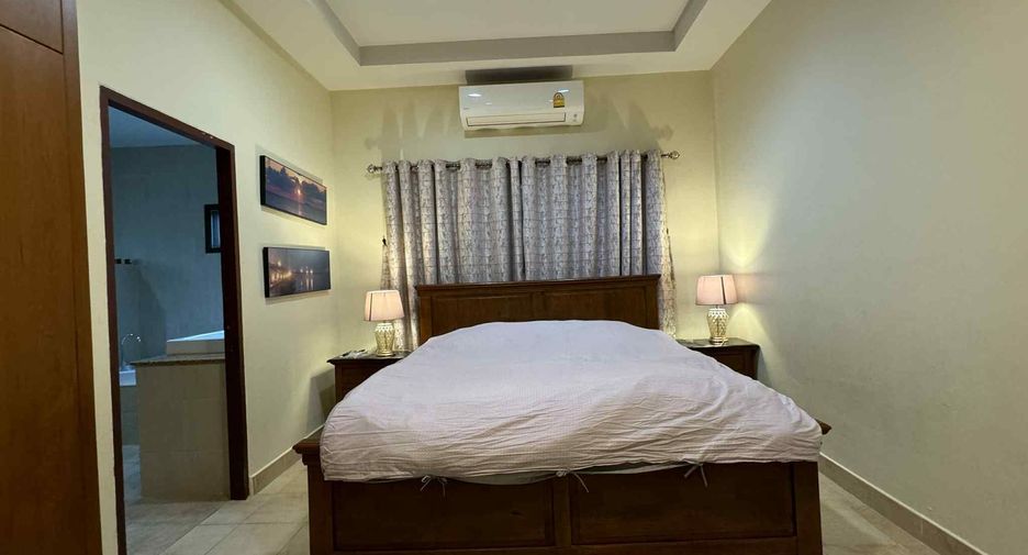 For rent 4 bedrooms villa in Bang Lamung, Chonburi