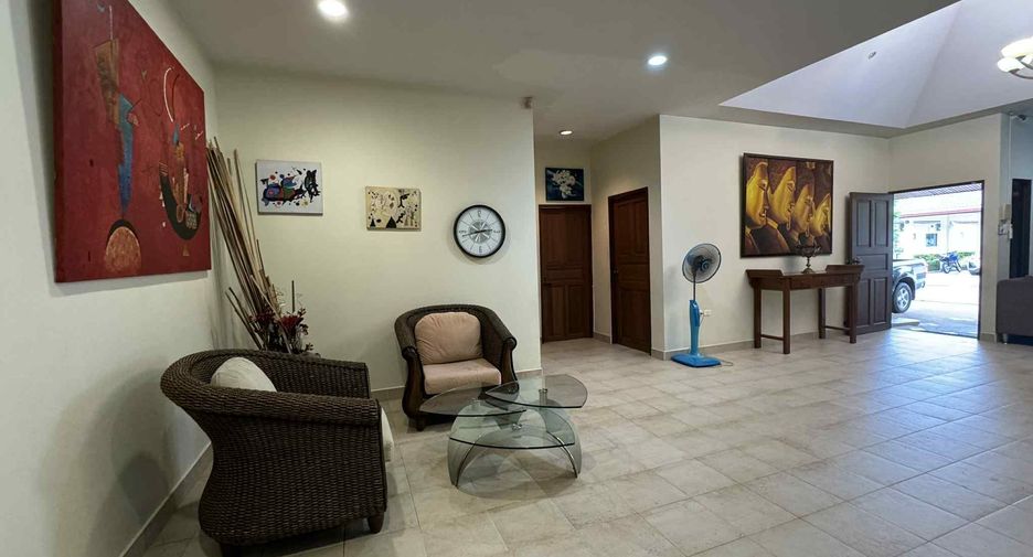 For rent 4 bedrooms villa in Bang Lamung, Chonburi