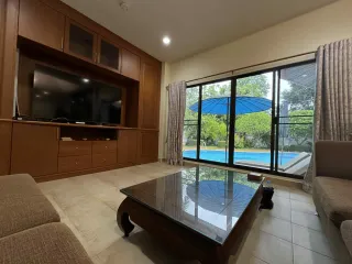 For rent 4 bedrooms villa in Bang Lamung, Chonburi