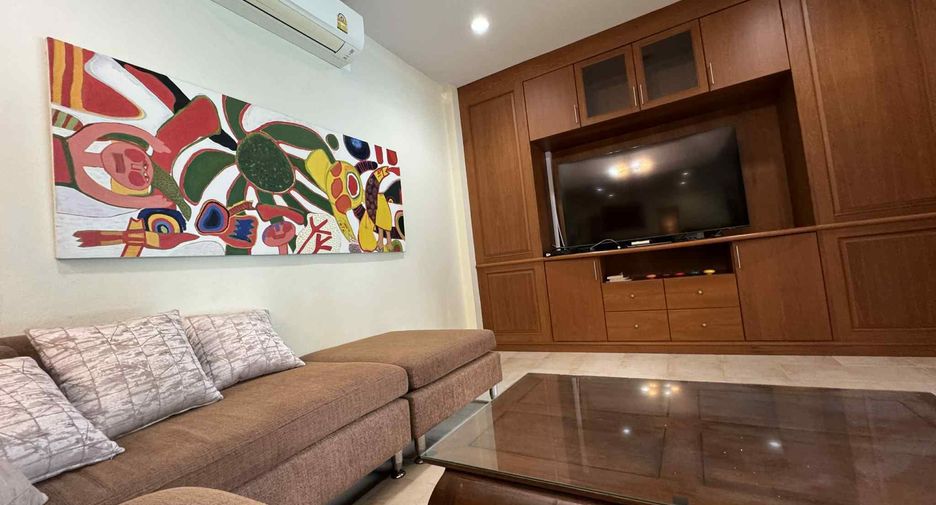 For rent 4 bedrooms villa in Bang Lamung, Chonburi