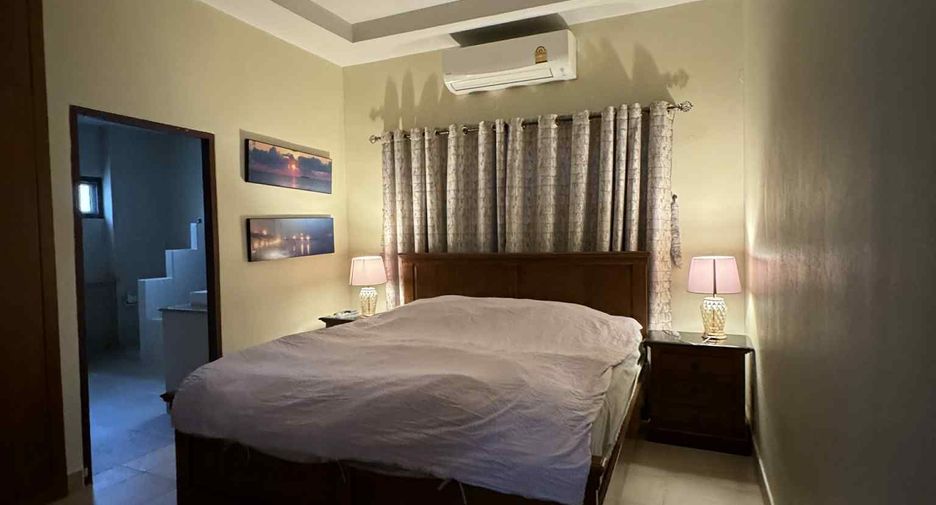 For rent 4 bedrooms villa in Bang Lamung, Chonburi